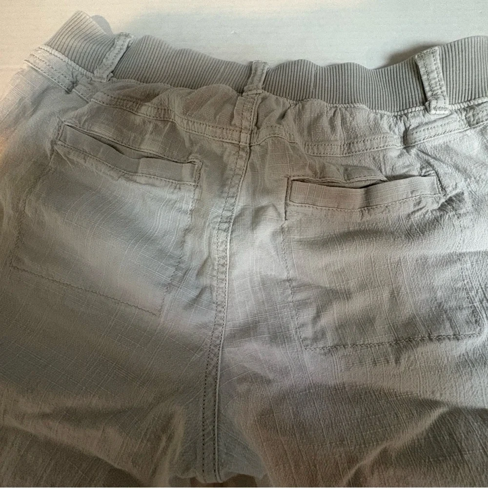 Women’s Sonoma Tan Capris Relaxed Fit Lightweight Pockets Elastic size 6 - Picture 5 of 6